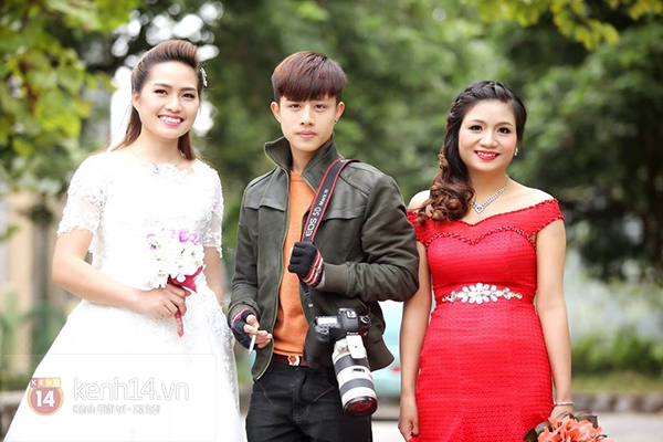 Gặp chàng "phó nháy" gây sốt trong clip vừa nhảy vừa chụp ảnh cưới cực hài hước 3 Gặp chàng "phó nháy" gây sốt trong clip vừa nhảy vừa chụp ảnh cưới cực hài hước 3