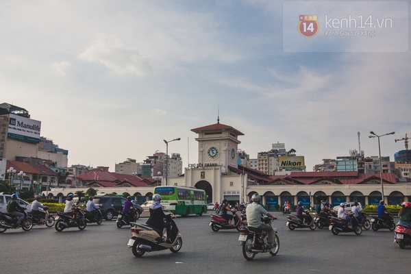 Chùm ảnh: Rộn ràng và tấp nập những khu chợ nổi tiếng Sài Gòn 1