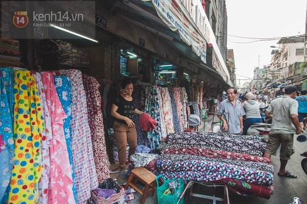 Chùm ảnh: Rộn ràng và tấp nập những khu chợ nổi tiếng Sài Gòn 29
