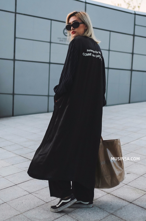 Ngắm street style giới trẻ Hàn không chỉ sướng mắt mà còn giúp bạn lượm lặt được hàng loạt gợi ý mix đồ dễ mà chất - Ảnh 12. Ngắm street style giới trẻ Hàn không chỉ sướng mắt mà còn giúp bạn lượm lặt được hàng loạt gợi ý mix đồ dễ mà chất - Ảnh 12.