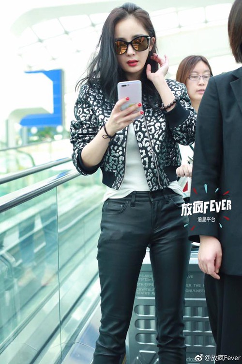 Dương Mịch chứng minh sắc vóc siêu chuẩn với đôi vai hờ hững và vòng một cup D - Ảnh 10.