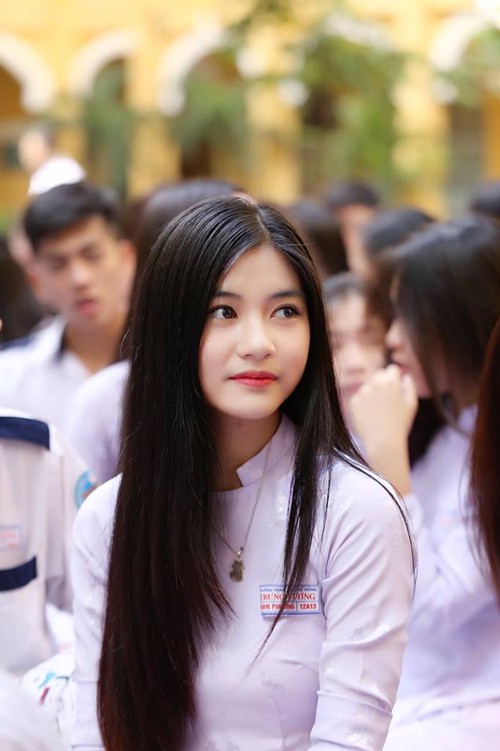 Con gái Việt vẫn xinh đẹp và dịu dàng nhất khi mặc áo dài trắng! - Ảnh 10. Con gái Việt vẫn xinh đẹp và dịu dàng nhất khi mặc áo dài trắng! - Ảnh 10.