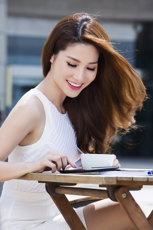 Mỹ nhân Vbiz cùng tuổi, ai xinh đẹp và trẻ trung hơn? - Ảnh 25.