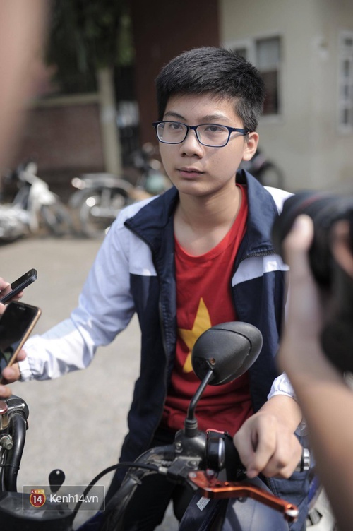 Sáng nay, trường Lương Thế Vinh không tổ chức chào cờ đầu tuần, nhiều giáo viên khóc khi biết tin thầy Cương qua đời - Ảnh 3. Sáng nay, trường Lương Thế Vinh không tổ chức chào cờ đầu tuần, nhiều giáo viên khóc khi biết tin thầy Cương qua đời - Ảnh 3.