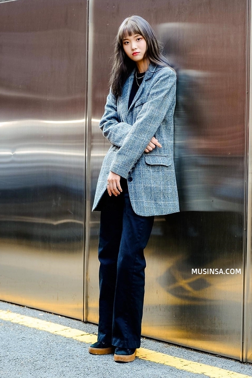 Ngắm street style giới trẻ Hàn không chỉ sướng mắt mà còn giúp bạn lượm lặt được hàng loạt gợi ý mix đồ dễ mà chất - Ảnh 3. Ngắm street style giới trẻ Hàn không chỉ sướng mắt mà còn giúp bạn lượm lặt được hàng loạt gợi ý mix đồ dễ mà chất - Ảnh 3.