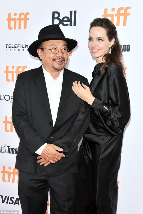 Pax Thiên giờ đã là quý tử cao nhất nhà Angelina Jolie, xuất hiện đầy chững chạc trên thảm đỏ - Ảnh 12. Pax Thiên giờ đã là quý tử cao nhất nhà Angelina Jolie, xuất hiện đầy chững chạc trên thảm đỏ - Ảnh 12.