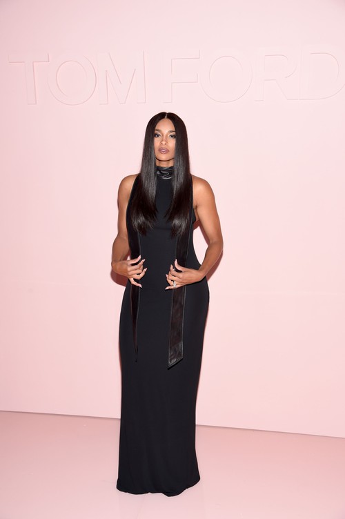 Dàn sao đình đám Hollywood đã có màn đọ style vô cùng gay cấn trên hàng ghế đầu NYFW - Ảnh 9. Dàn sao đình đám Hollywood đã có màn đọ style vô cùng gay cấn trên hàng ghế đầu NYFW - Ảnh 9.