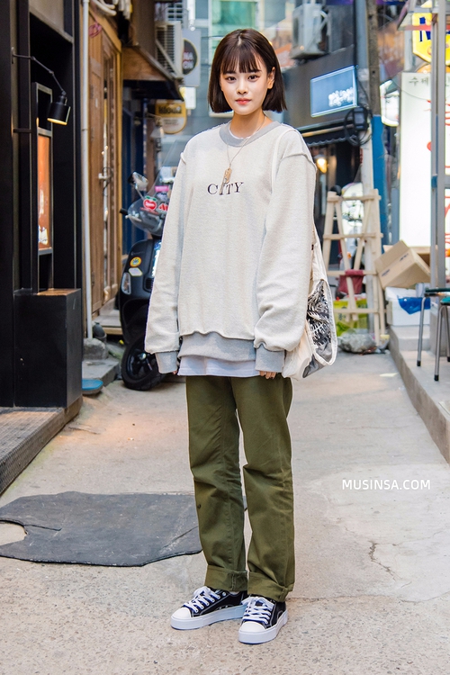 Ngắm street style giới trẻ Hàn không chỉ sướng mắt mà còn giúp bạn lượm lặt được hàng loạt gợi ý mix đồ dễ mà chất - Ảnh 7. Ngắm street style giới trẻ Hàn không chỉ sướng mắt mà còn giúp bạn lượm lặt được hàng loạt gợi ý mix đồ dễ mà chất - Ảnh 7.
