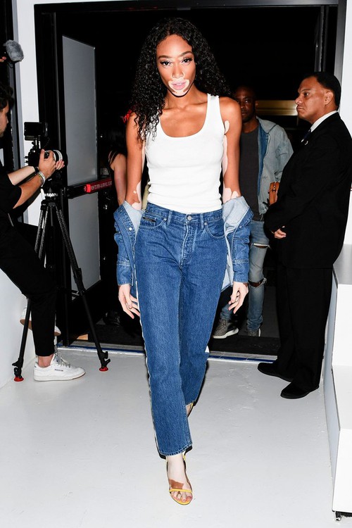 Dàn sao đình đám Hollywood đã có màn đọ style vô cùng gay cấn trên hàng ghế đầu NYFW - Ảnh 10. Dàn sao đình đám Hollywood đã có màn đọ style vô cùng gay cấn trên hàng ghế đầu NYFW - Ảnh 10.