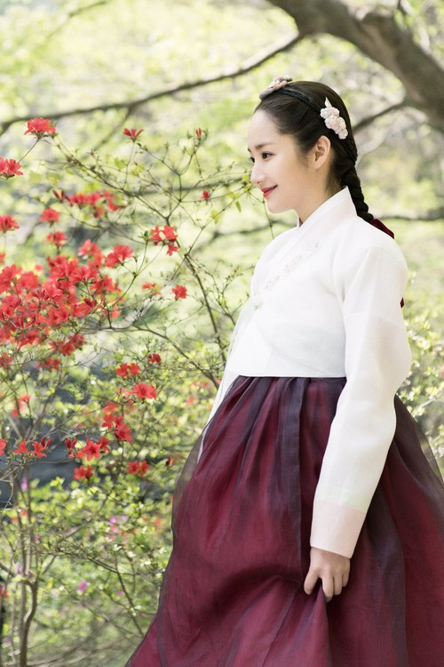 Seven Day Queen – Khúc trường hận ca ngân vang sau chốn cấm cung - Ảnh 4. Seven Day Queen – Khúc trường hận ca ngân vang sau chốn cấm cung - Ảnh 4.