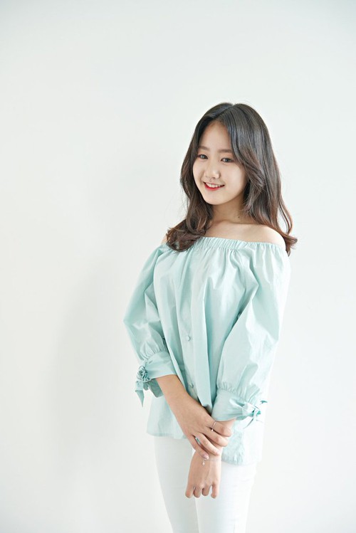 Đây là 3 diễn viên nhí một thời hứa hẹn sẽ là biểu tượng nhan sắc tương lai: Ai đẹp vượt trội hơn? - Ảnh 2. Đây là 3 diễn viên nhí một thời hứa hẹn sẽ là biểu tượng nhan sắc tương lai: Ai đẹp vượt trội hơn? - Ảnh 2.