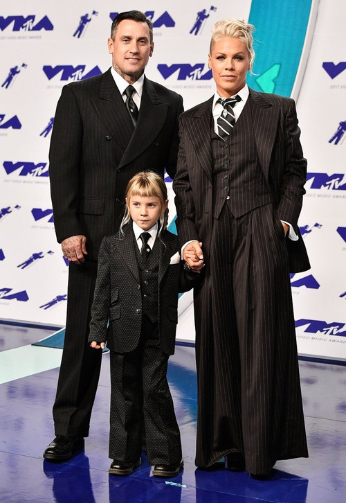 Thảm đỏ MTV VMAs 2017: Loạt sao thi nhau hở vòng 1 căng đầy, Taylor Swift bất ngờ vắng mặt - Ảnh 20.