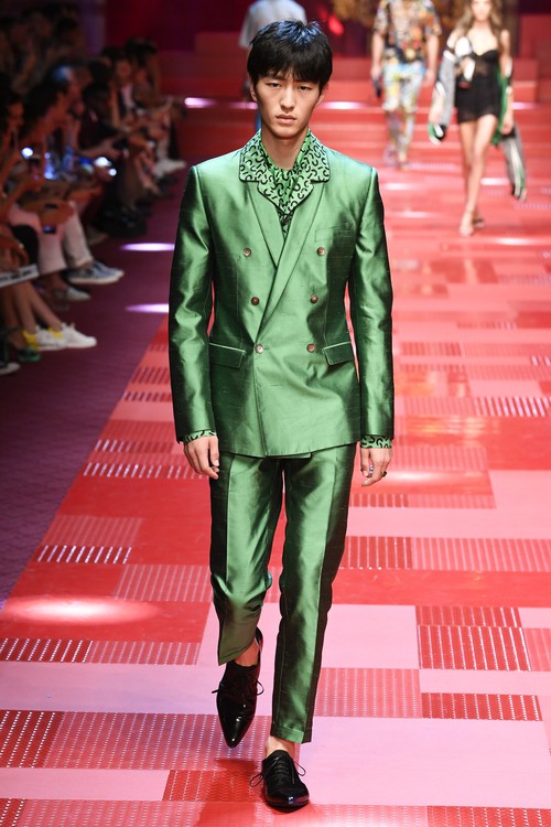 Sàn diễn Dolce&Gabbana thành Đại hội mỹ nam, nổi nhất là Mario Maurer và Vương Tuấn Khải! - Ảnh 11.