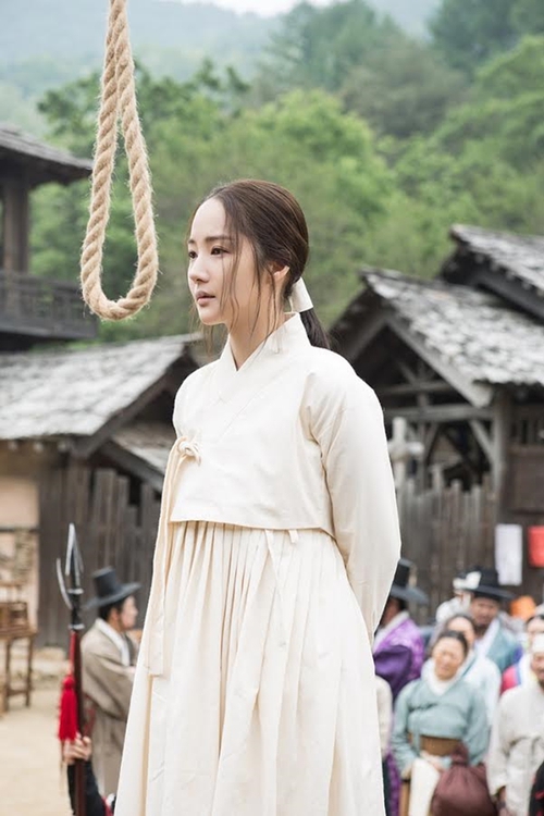 Seven Day Queen – Khúc trường hận ca ngân vang sau chốn cấm cung - Ảnh 2. Seven Day Queen – Khúc trường hận ca ngân vang sau chốn cấm cung - Ảnh 2.
