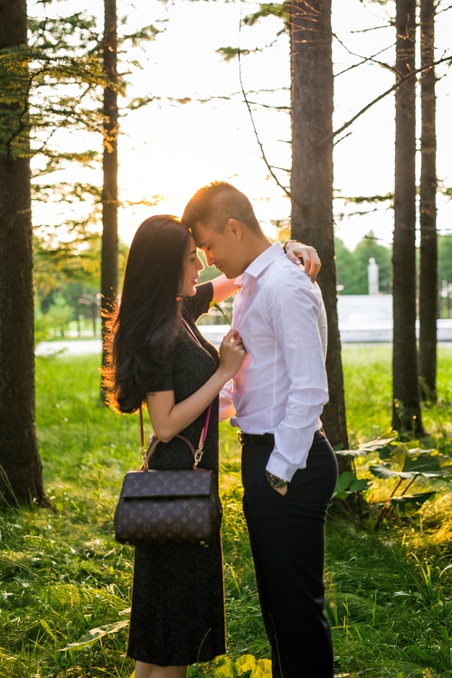 Thủy Tiên rủ Công Vinh tái hiện khoảnh khắc ngày cưới 5 năm trước trong MV mới - Ảnh 7.