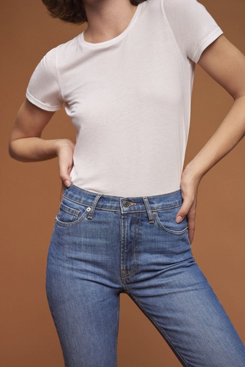 44.000 người đang đặt gạch chờ mua được chiếc quần jeans gia công tại Việt Nam - Ảnh 2. 44.000 người đang đặt gạch chờ mua được chiếc quần jeans gia công tại Việt Nam - Ảnh 2.