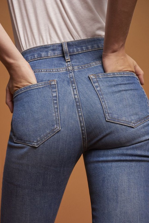 44.000 người đang đặt gạch chờ mua được chiếc quần jeans gia công tại Việt Nam - Ảnh 3. 44.000 người đang đặt gạch chờ mua được chiếc quần jeans gia công tại Việt Nam - Ảnh 3.