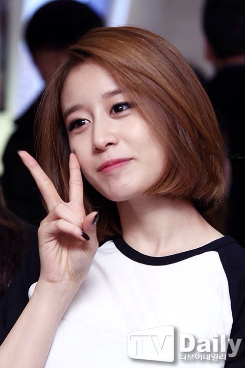 jiyeon-1506157329496.jpeg