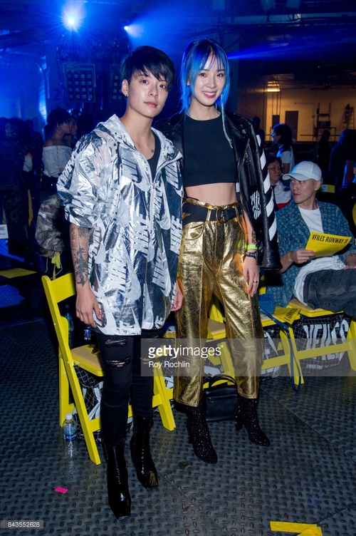 Park Shin Hye váy vóc điệu đà, Jessica Jung kín cổng cao tường tham dự NYFW - Ảnh 15. Park Shin Hye váy vóc điệu đà, Jessica Jung kín cổng cao tường tham dự NYFW - Ảnh 15.