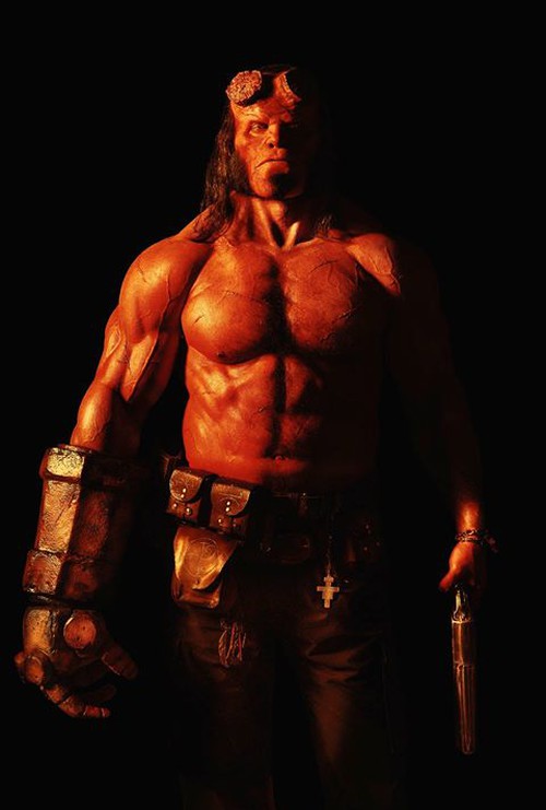 Người hâm mộ Hellboy phấn khích tột độ với tạo hình mới Quỷ đỏ - Ảnh 2. Người hâm mộ Hellboy phấn khích tột độ với tạo hình mới Quỷ đỏ - Ảnh 2.