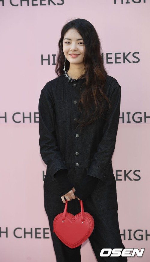 Từng bị chê kém sắc, ai ngờ Hyoyeon (SNSD) giờ đây lại trở thành tâm điểm sự kiện vì quá sang chảnh - Ảnh 12.