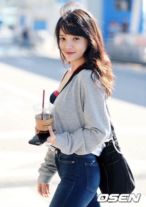 Đã mắt trước màn đọ sắc giữa nữ thần Irene và Qri, Umji lột bỏ mác nữ thần tượng xấu nhất Kpop - Ảnh 18.