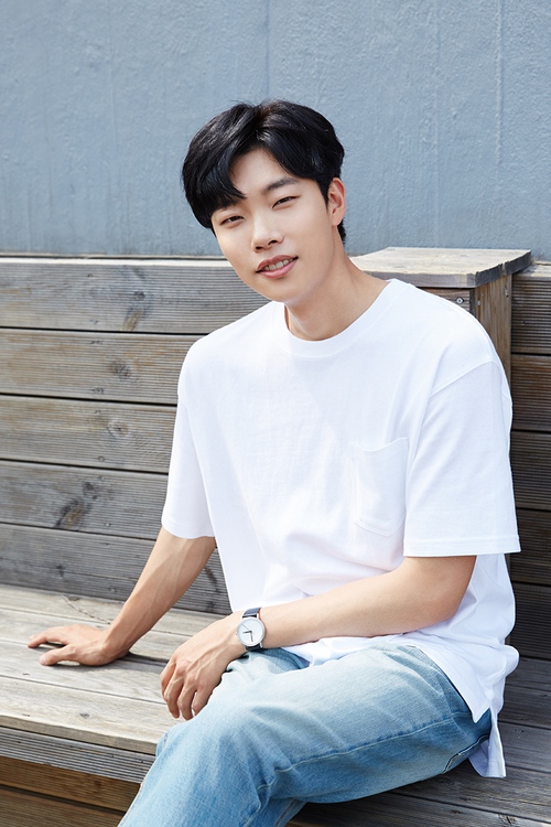 Tin hỉ dồn dập, Song Joong Ki đứng đầu về danh tiếng, vượt mặt Gong Yoo và loạt sao nam hạng A - Ảnh 4. Tin hỉ dồn dập, Song Joong Ki đứng đầu về danh tiếng, vượt mặt Gong Yoo và loạt sao nam hạng A - Ảnh 4.
