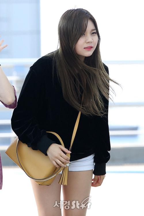 Đã mắt trước màn đọ sắc giữa nữ thần Irene và Qri, Umji lột bỏ mác nữ thần tượng xấu nhất Kpop - Ảnh 10.