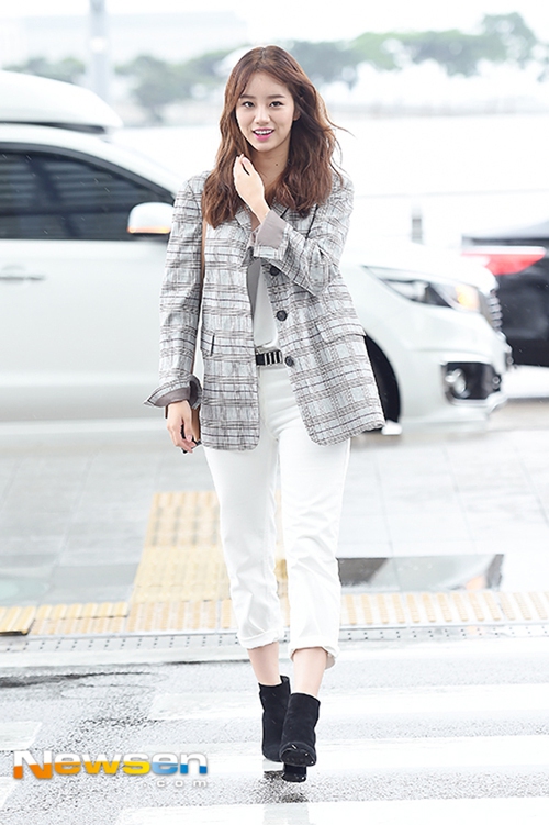 Ngọc Trinh bị soi vì mặc quần què, Tóc Tiên và Kim Kardashian mang đồ bơi ra phố - Ảnh 16.