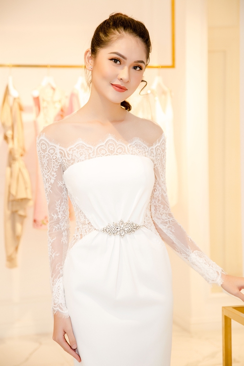 Rũ bỏ vẻ giản dị thường thấy, Á hậu Thùy Dung quyến rũ bất ngờ trước khi lên đường thi Miss International 2017 - Ảnh 4.