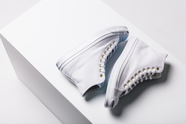 Đọ độ hot của các mẫu giày sneaker lên kệ những ngày cuối năm - Ảnh 10. Đọ độ hot của các mẫu giày sneaker lên kệ những ngày cuối năm - Ảnh 10.