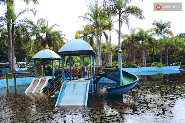 Cận cảnh những đống tàn tích đáng sợ bên trong công viên nước bị bỏ hoang ở Huế - Ảnh 14.