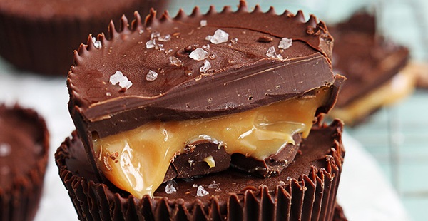 Cách làm kẹo chocolate nhân caramel bằng cách mở tủ lạnh 3 lần