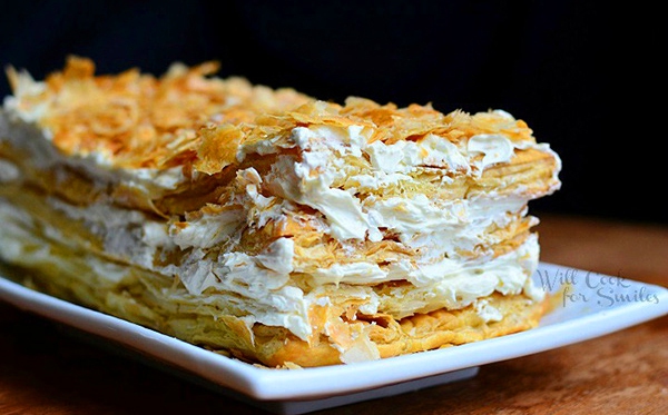Bánh torte Napoleon kiểu Nga nhân sữa đặc giòn rụm thơm lừng