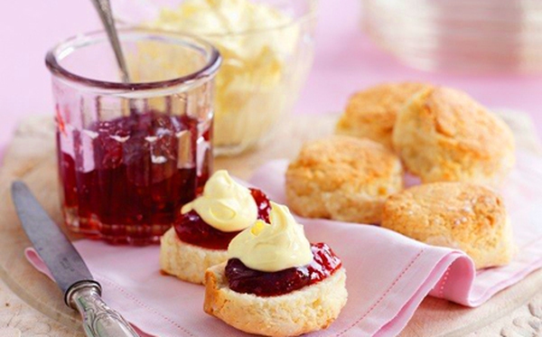 Thưởng thức tiệc trà Anh đúng điệu với bánh SCONES lừng danh