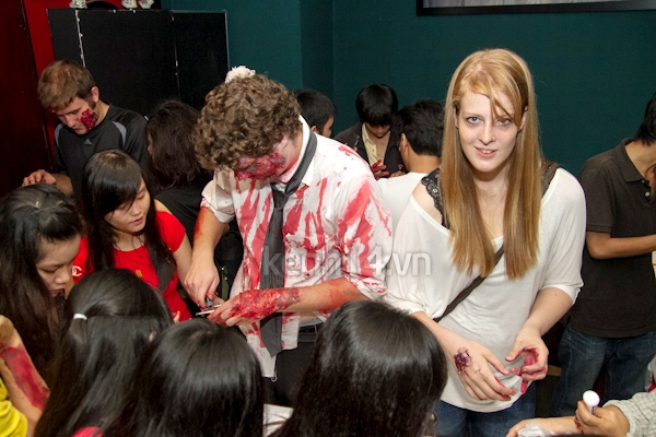 Đoàn Zombie náo loạn trên phố Sài Gòn 4 Đoàn Zombie náo loạn trên phố Sài Gòn 4