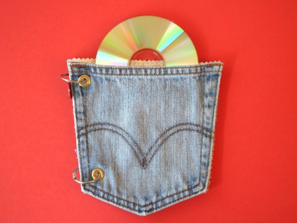 Đựng đĩa CD trong… túi quần bò