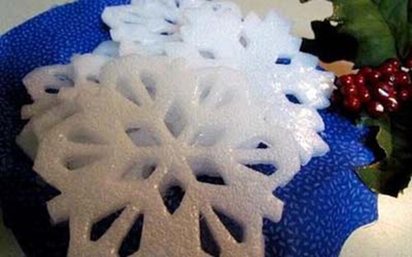 Cách làm xà bông hình bông tuyết dễ như ăn kẹo