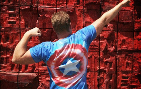 In hình khiên Captain America trên áo với mẹo siêu hay 