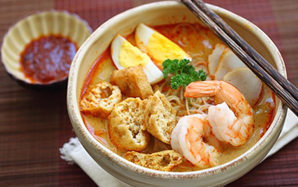 Thưởng thức bún Laksa của Malaysia ngay tại nhà