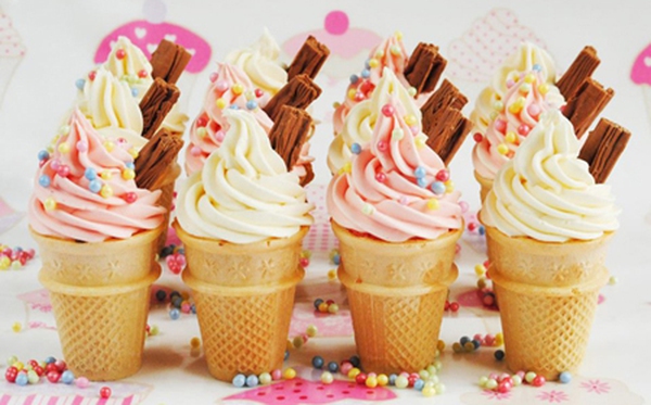 Cupcake ngon ngon ẩn mình trong ốc quế