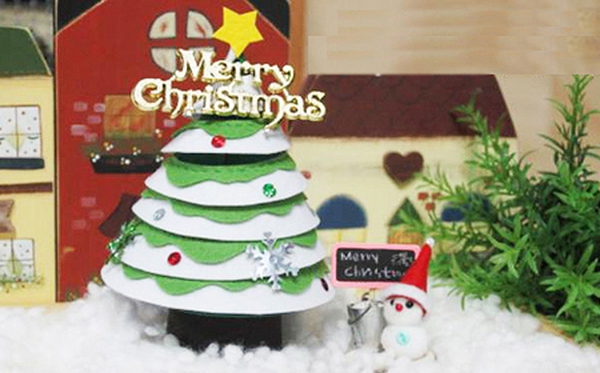 Làm cây thông Noel cực giản đơn với vải dạ