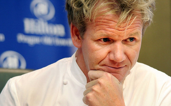 Kỹ năng làm bếp cơ bản: Xem cách Gordon Ramsay bóc tôm nhanh chuẩn