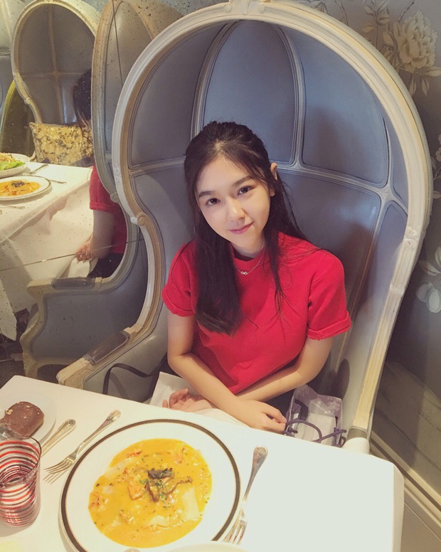 Đã có mặt xinh, dáng đẹp, cô bạn này lại còn học giỏi và là tiểu thư con nhà giàu! - Ảnh 18. Đã có mặt xinh, dáng đẹp, cô bạn này lại còn học giỏi và là tiểu thư con nhà giàu! - Ảnh 18.
