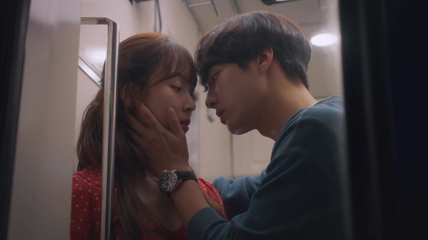 Nam chính kề môi Seo Hyun Jin bị chê quá thua thiệt nam thứ - Ảnh 3. Nam chính kề môi Seo Hyun Jin bị chê quá thua thiệt nam thứ - Ảnh 3.
