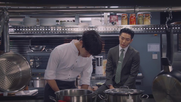 Nam chính kề môi Seo Hyun Jin bị chê quá thua thiệt nam thứ - Ảnh 8. Nam chính kề môi Seo Hyun Jin bị chê quá thua thiệt nam thứ - Ảnh 8.