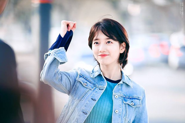 Phim của Lee Jong Suk, Suzy tung poster đẹp ngang ngửa Moonlight, Hậu Duệ - Ảnh 3. Phim của Lee Jong Suk, Suzy tung poster đẹp ngang ngửa Moonlight, Hậu Duệ - Ảnh 3.