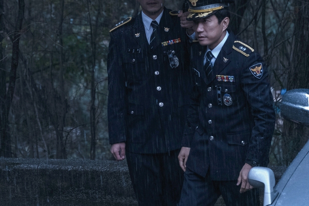 Phim V.I.P. của Lee Jong Suk bị chê nhạt nhẽo, chỉ được 5.5/10 điểm - Ảnh 4.