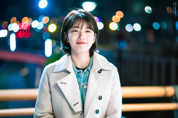 Phim của Lee Jong Suk, Suzy tung poster đẹp ngang ngửa Moonlight, Hậu Duệ - Ảnh 4. Phim của Lee Jong Suk, Suzy tung poster đẹp ngang ngửa Moonlight, Hậu Duệ - Ảnh 4.
