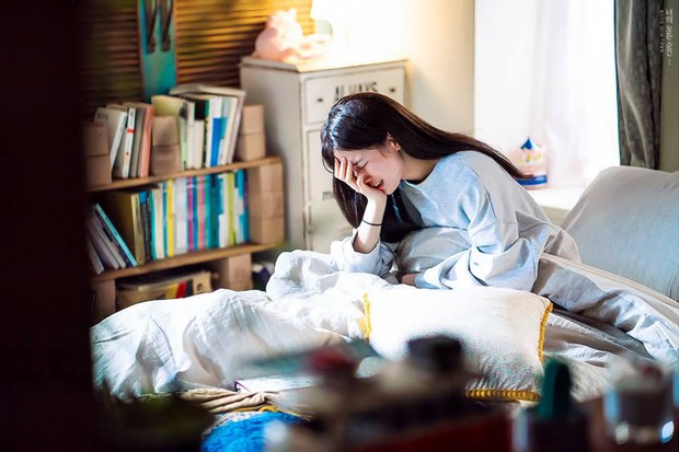 Phim của Lee Jong Suk, Suzy tung poster đẹp ngang ngửa Moonlight, Hậu Duệ - Ảnh 6. Phim của Lee Jong Suk, Suzy tung poster đẹp ngang ngửa Moonlight, Hậu Duệ - Ảnh 6.